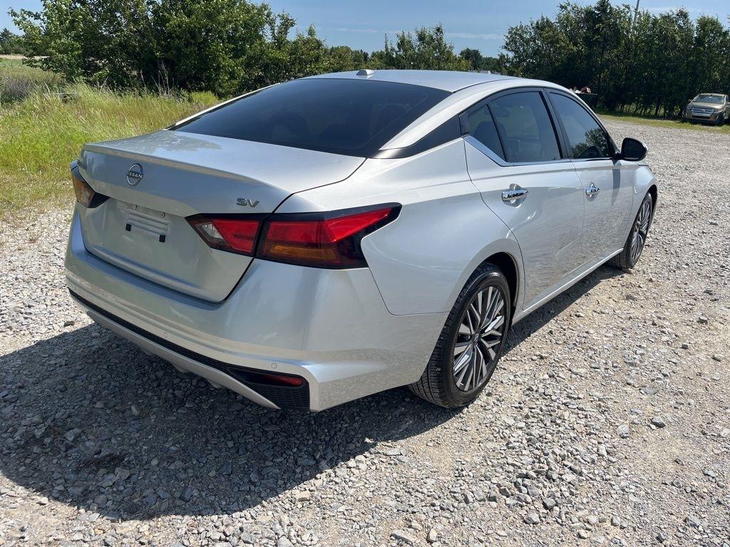 Nissan Altima  2023