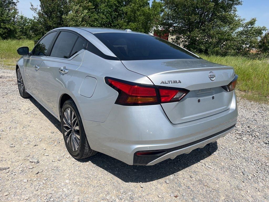 Nissan Altima  2023