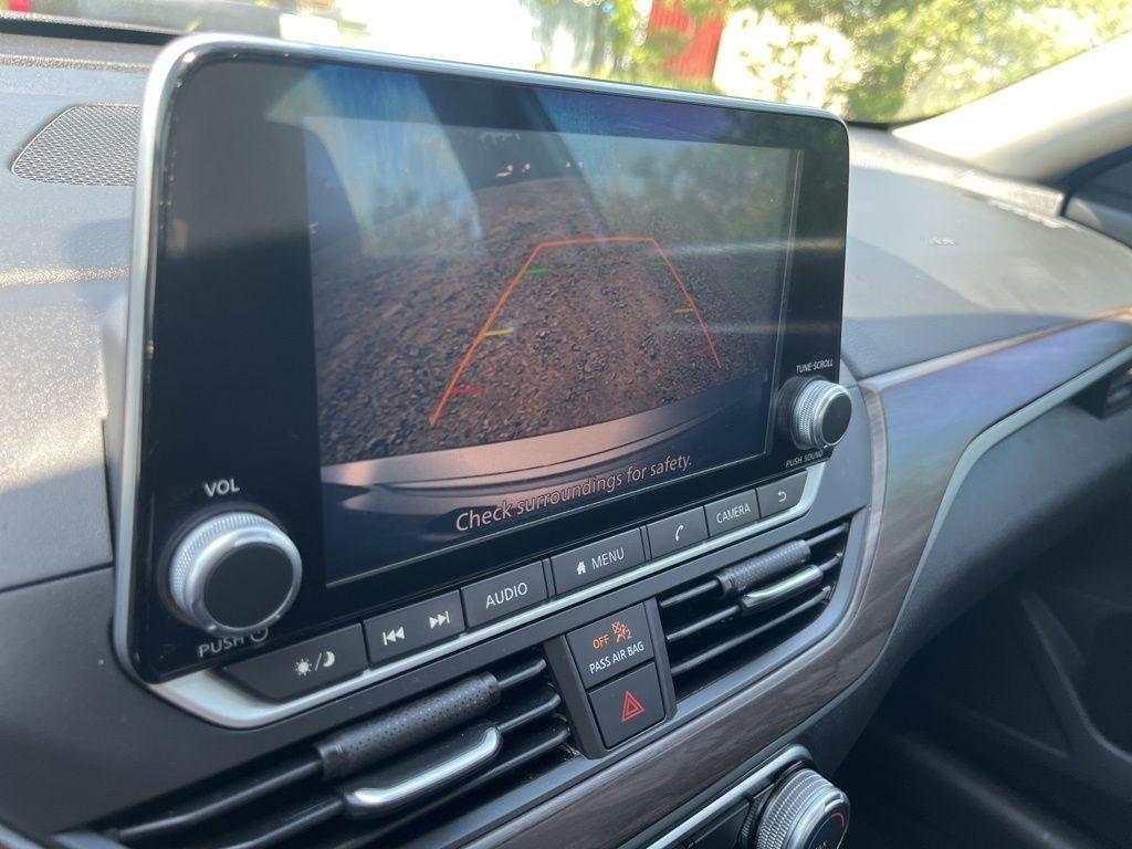 Nissan Altima  2023
