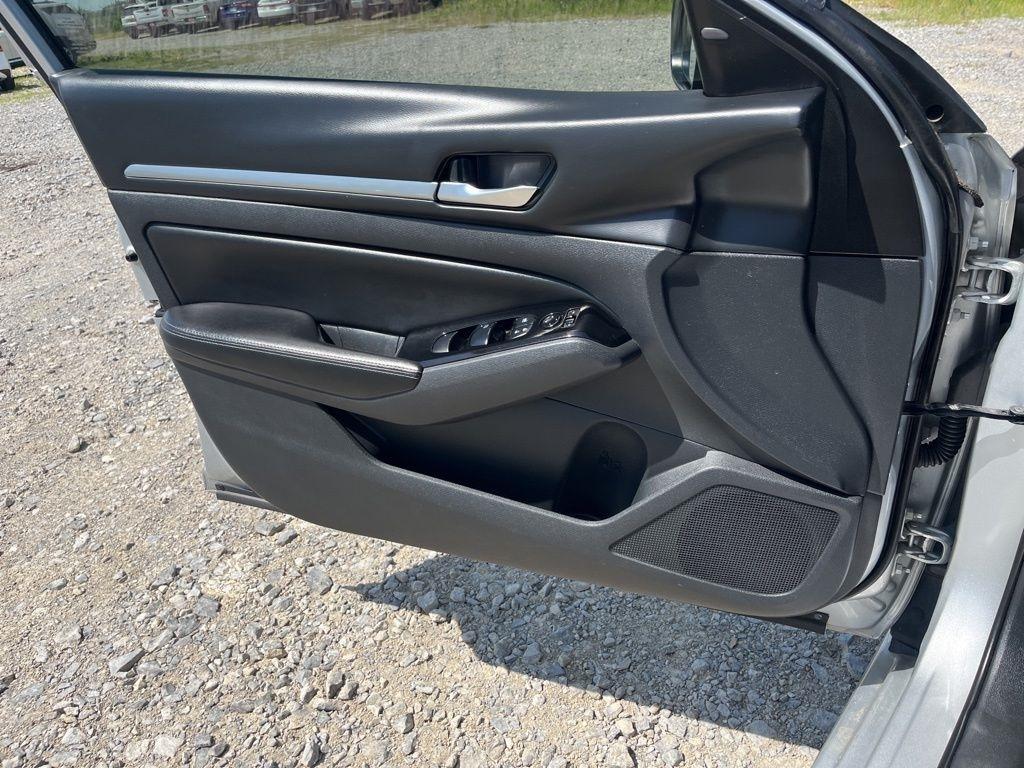Nissan Altima  2023