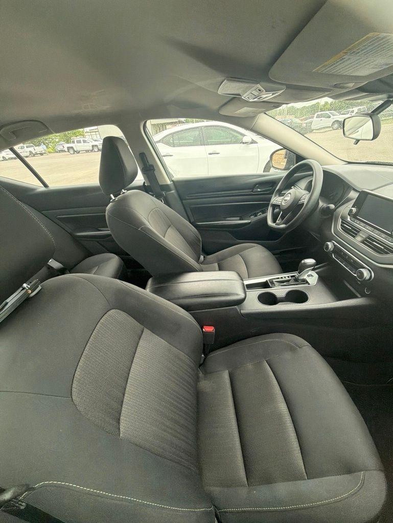 Nissan Altima  2024