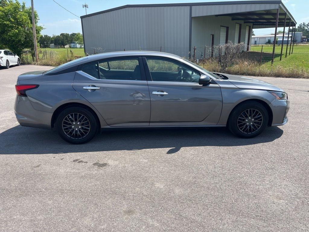 Nissan Altima  2024