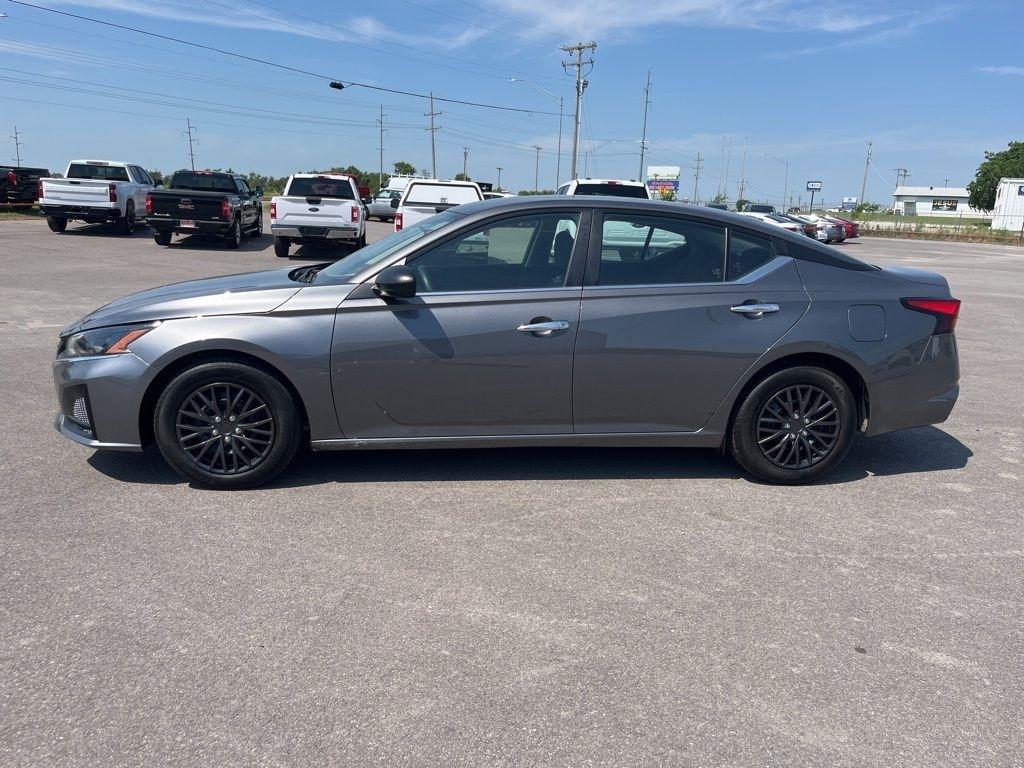 Nissan Altima  2024