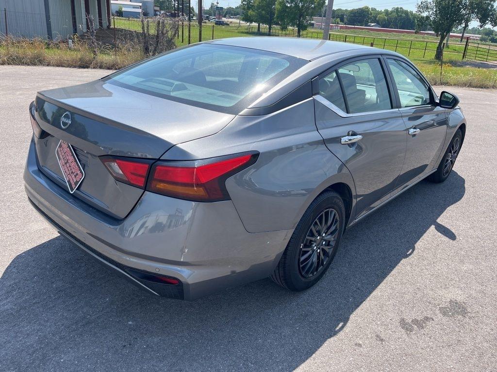 Nissan Altima  2024