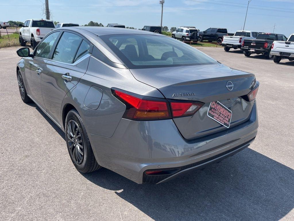 Nissan Altima  2024