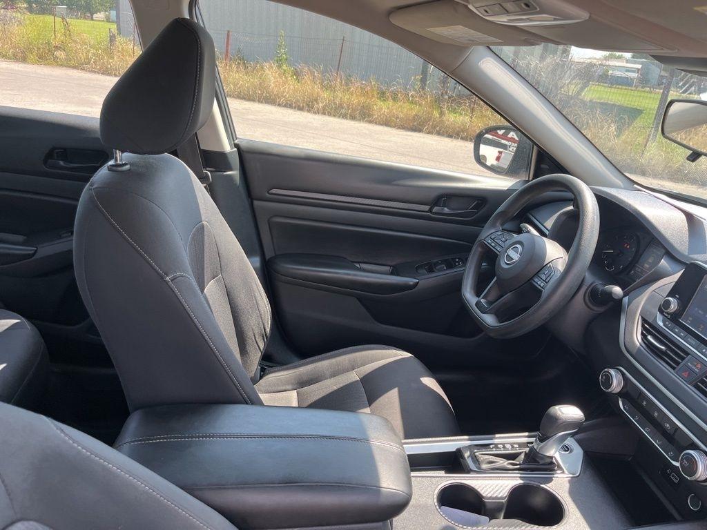 Nissan Altima  2024