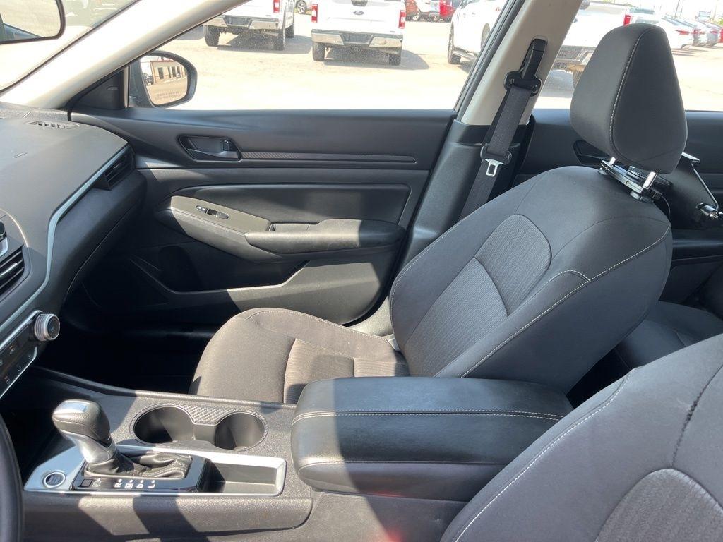Nissan Altima  2024