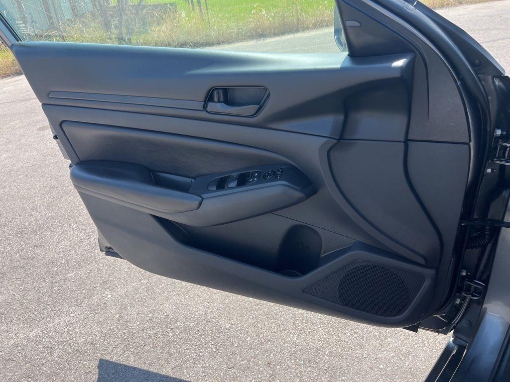 Nissan Altima  2024
