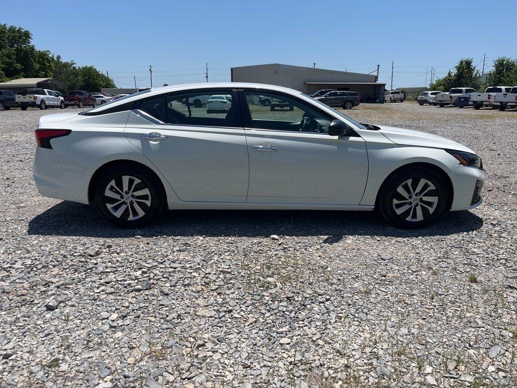 Nissan Altima  2024