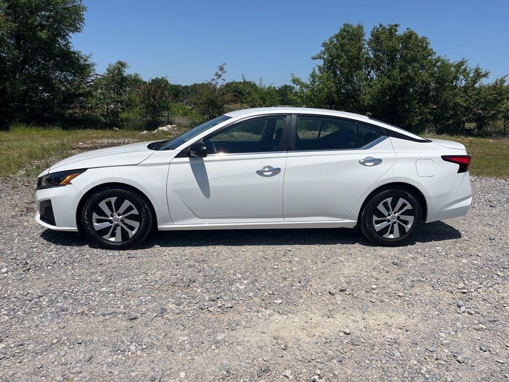 Nissan Altima  2024