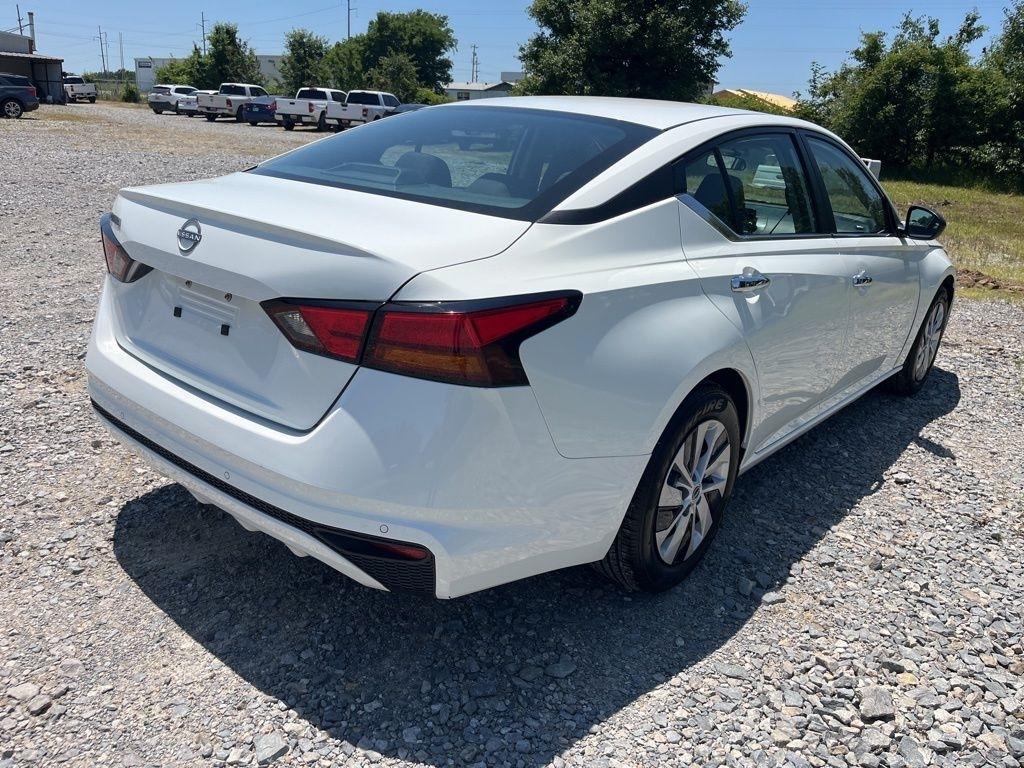 Nissan Altima  2024