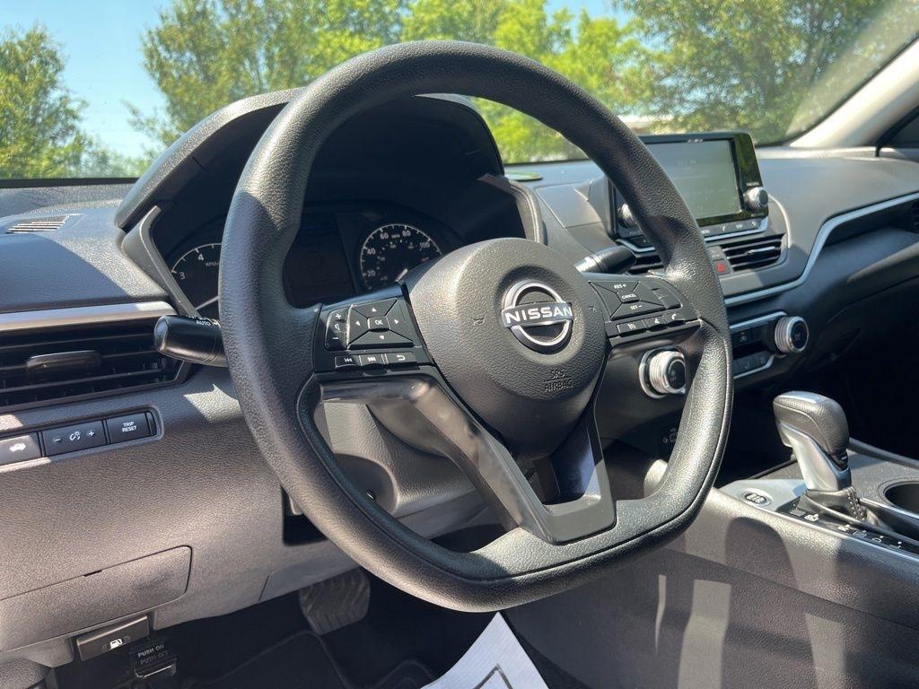 Nissan Altima  2024