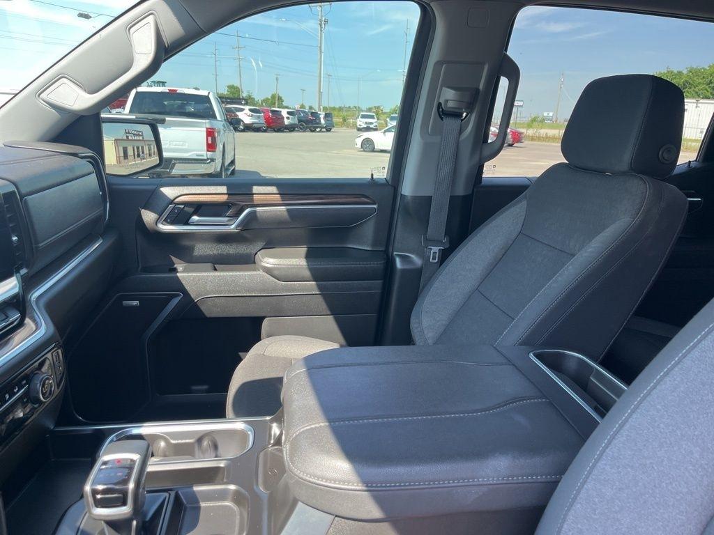 Chevrolet Silverado 1500  2025