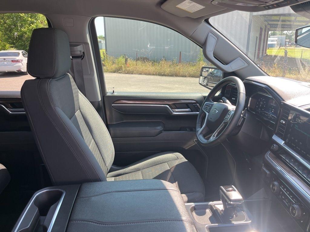 Chevrolet Silverado 1500  2025