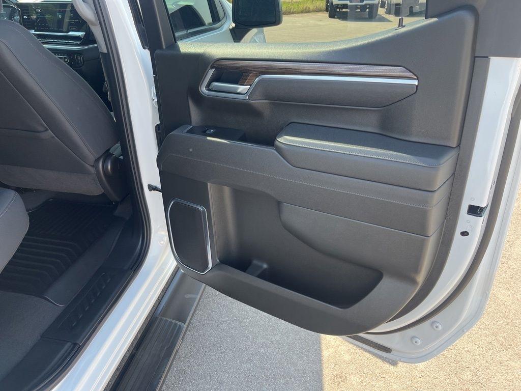 Chevrolet Silverado 1500  2025