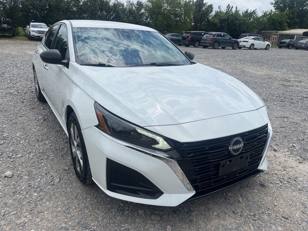 Nissan Altima  2024