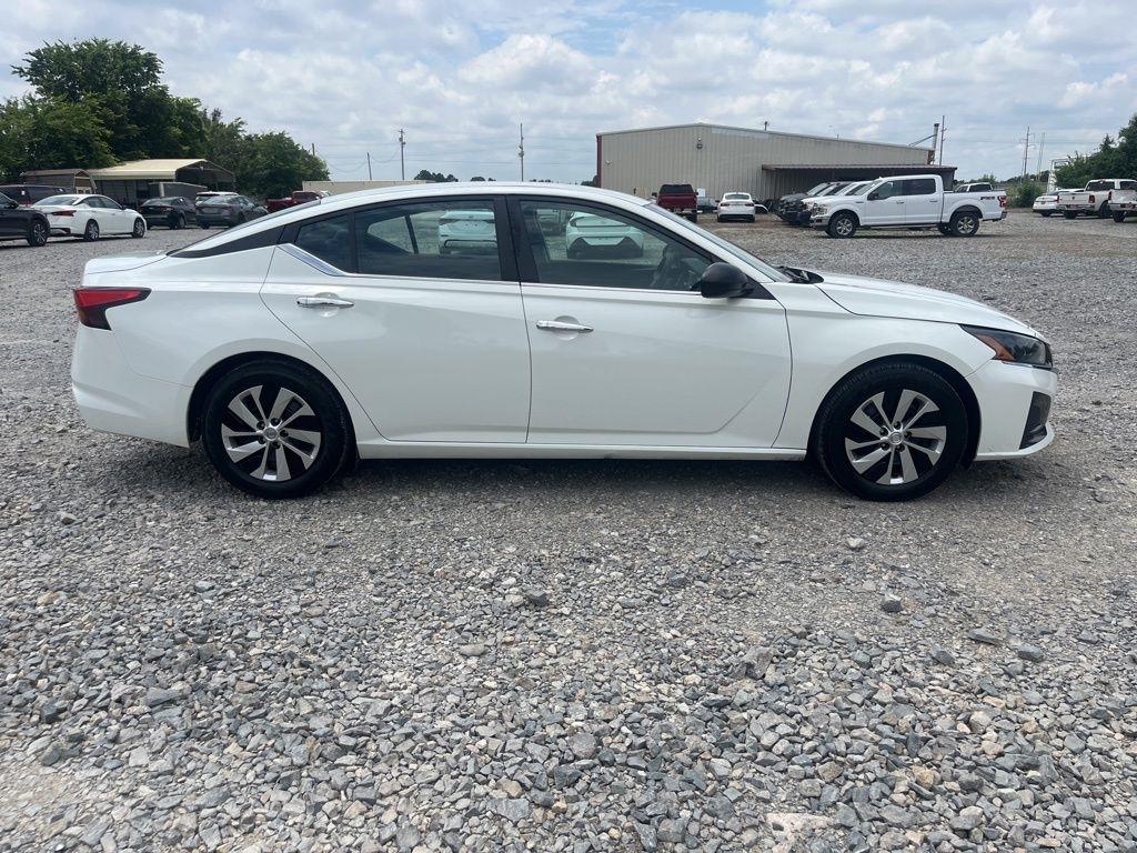 Nissan Altima  2024