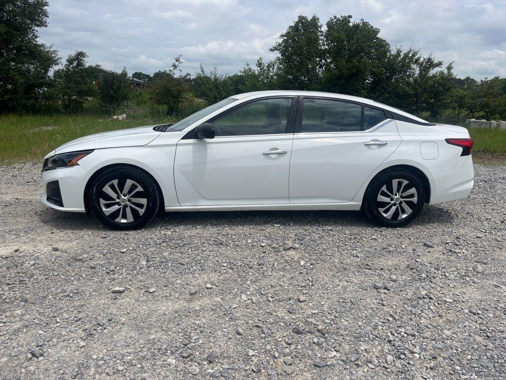 Nissan Altima  2024