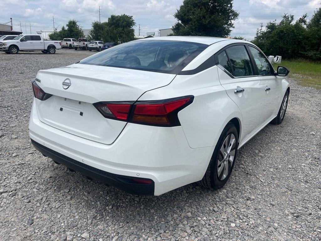Nissan Altima  2024
