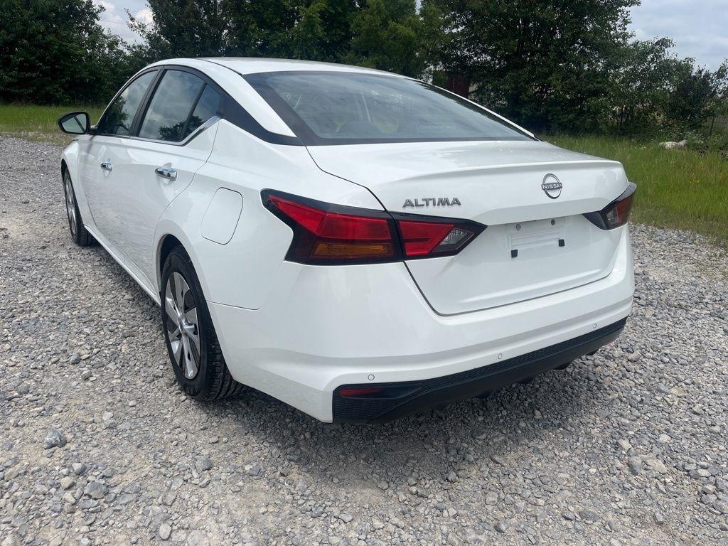 Nissan Altima  2024