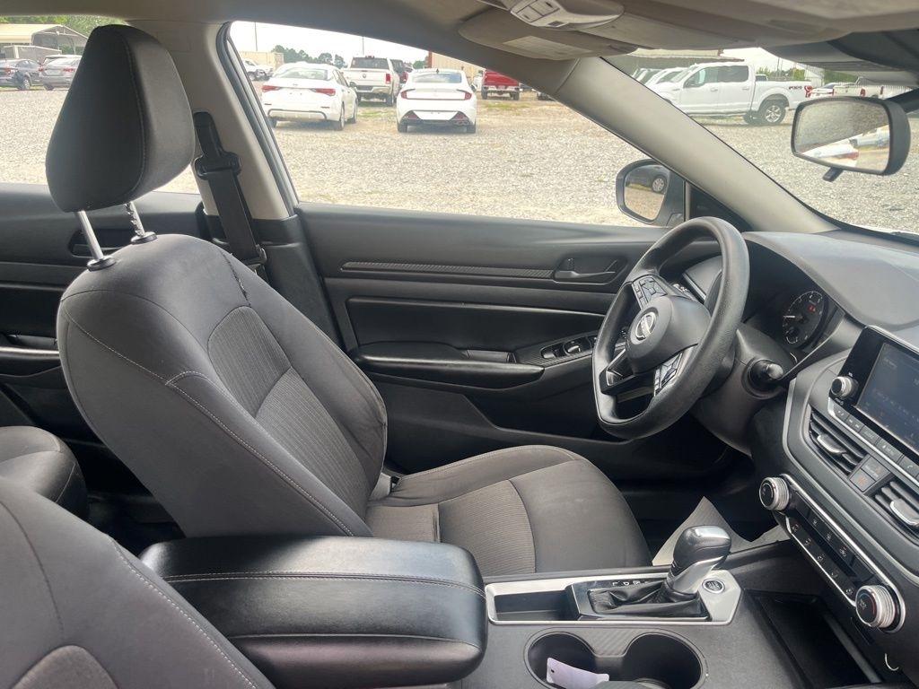 Nissan Altima  2024