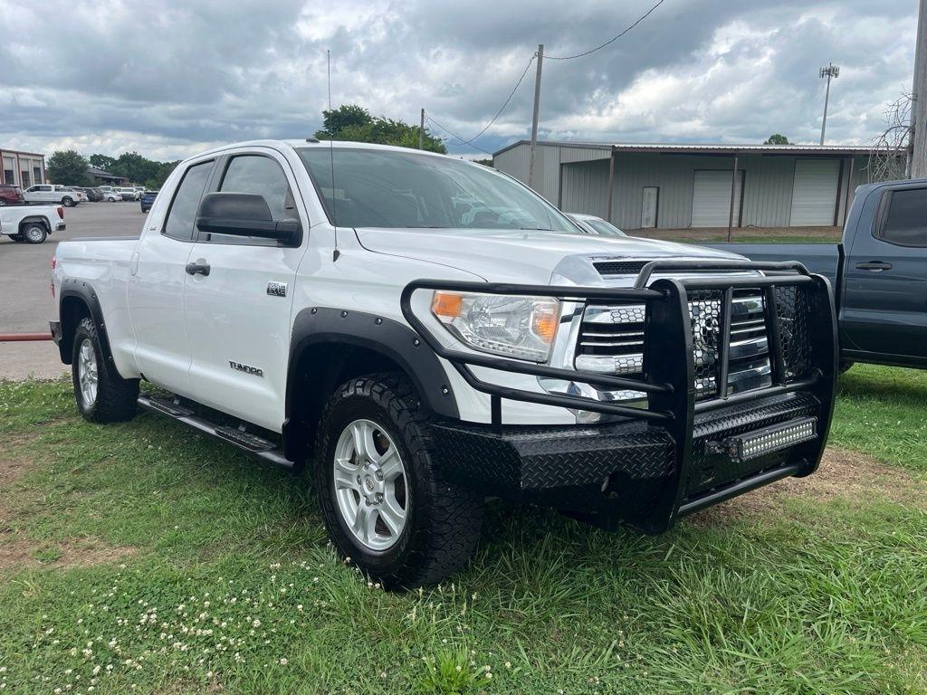 Toyota Tundra  2016