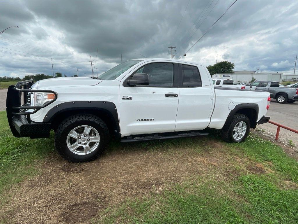 Toyota Tundra  2016