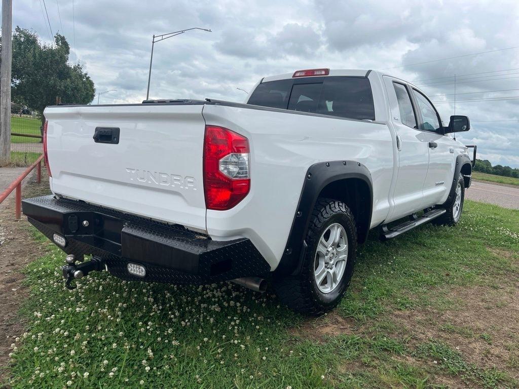 Toyota Tundra  2016