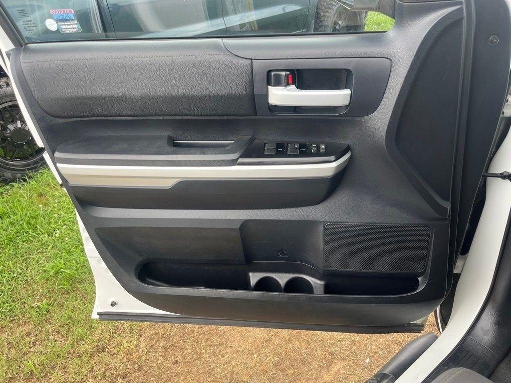 Toyota Tundra  2016