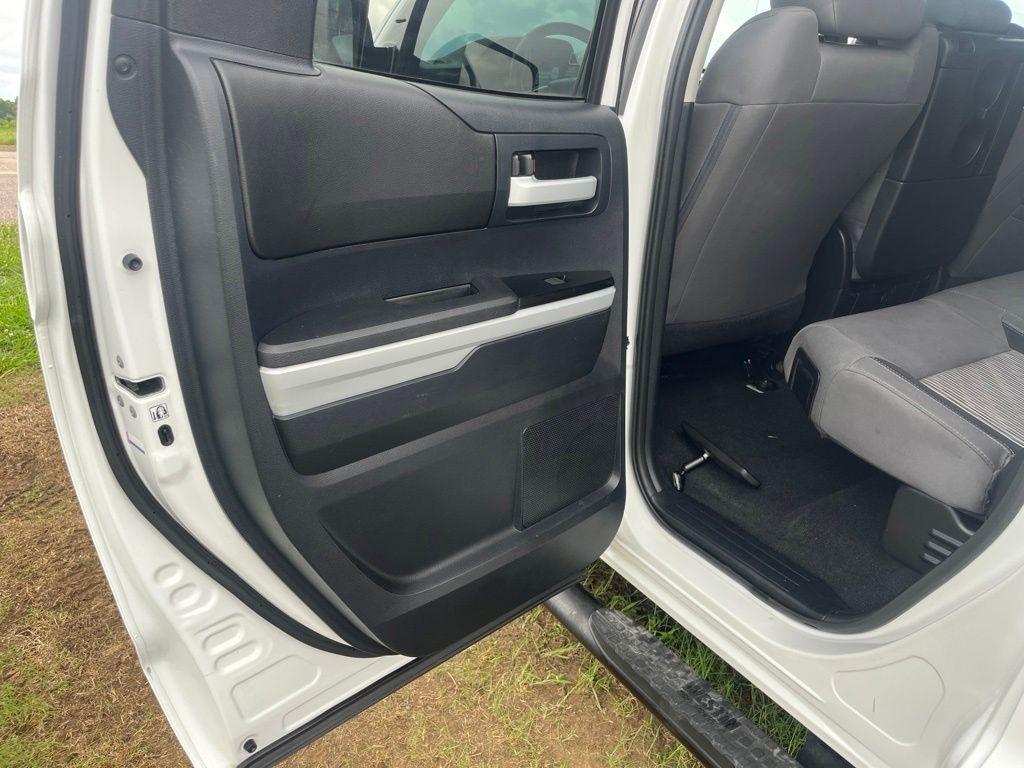 Toyota Tundra  2016