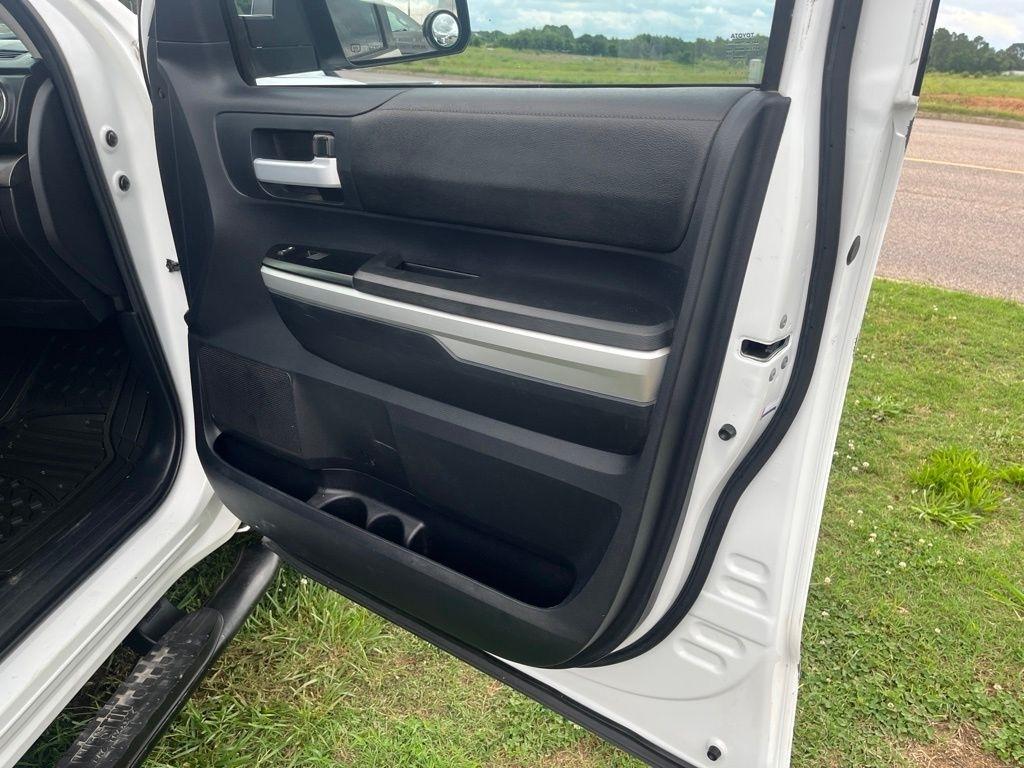 Toyota Tundra  2016