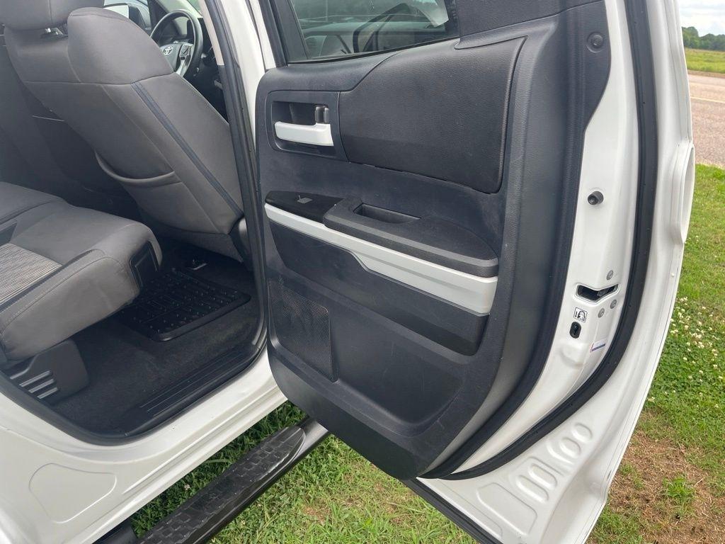 Toyota Tundra  2016