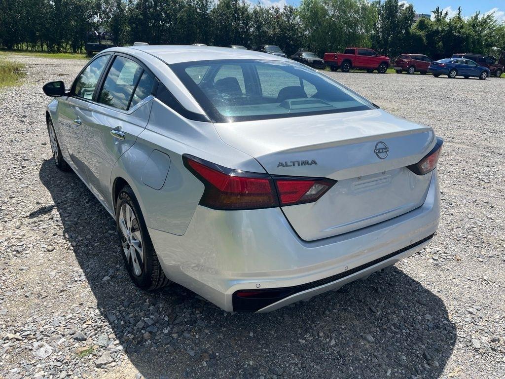 Nissan Altima  2024