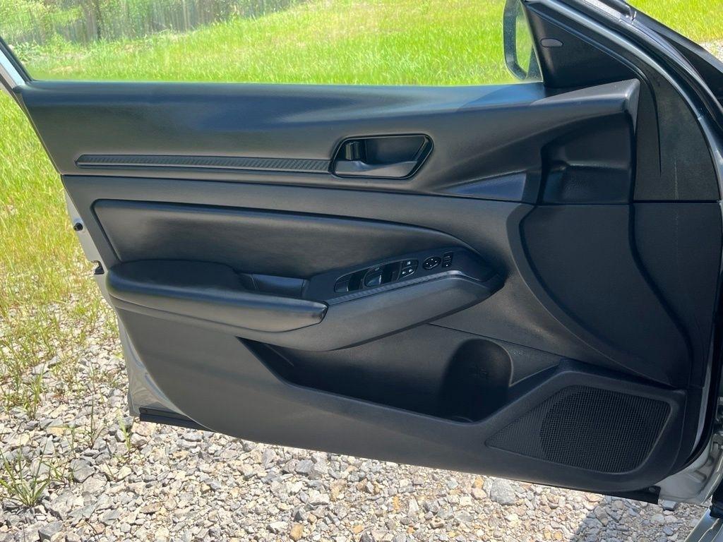Nissan Altima  2024