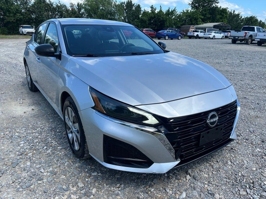 Nissan Altima  2024