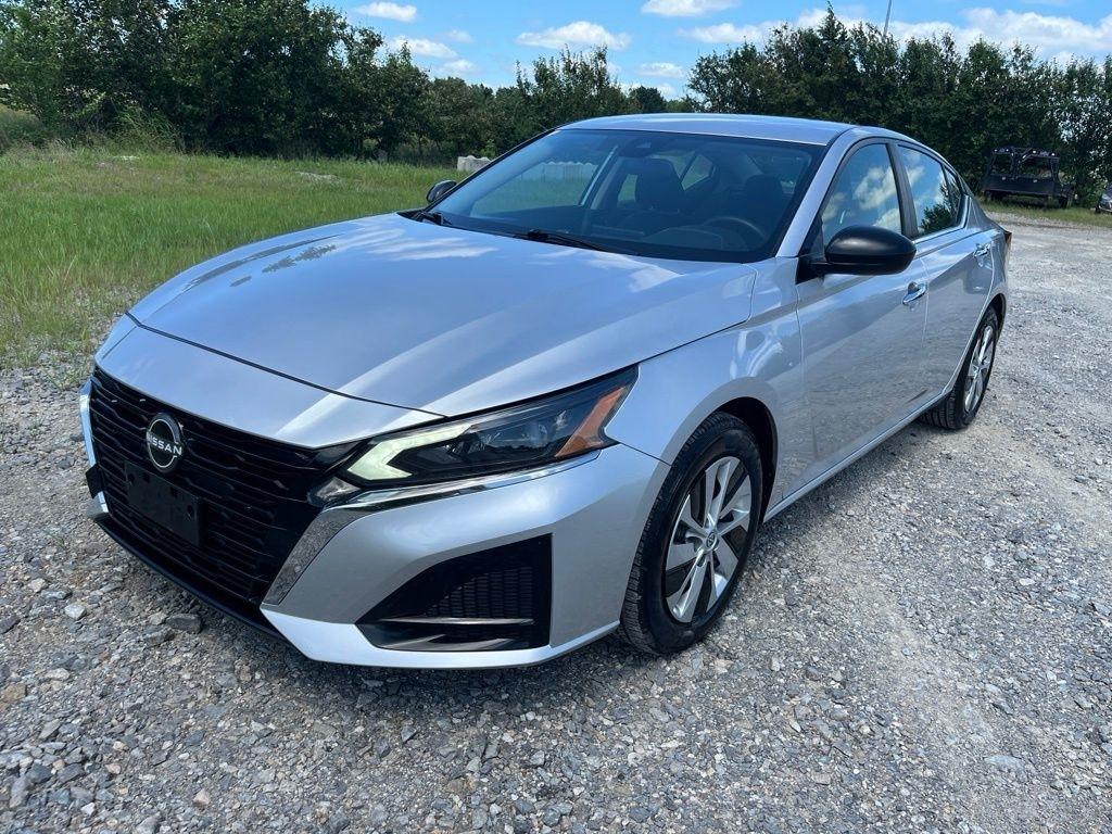 Nissan Altima  2024