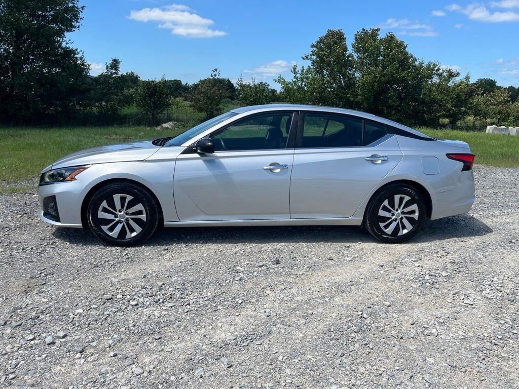Nissan Altima  2024