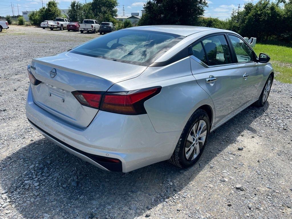 Nissan Altima  2024