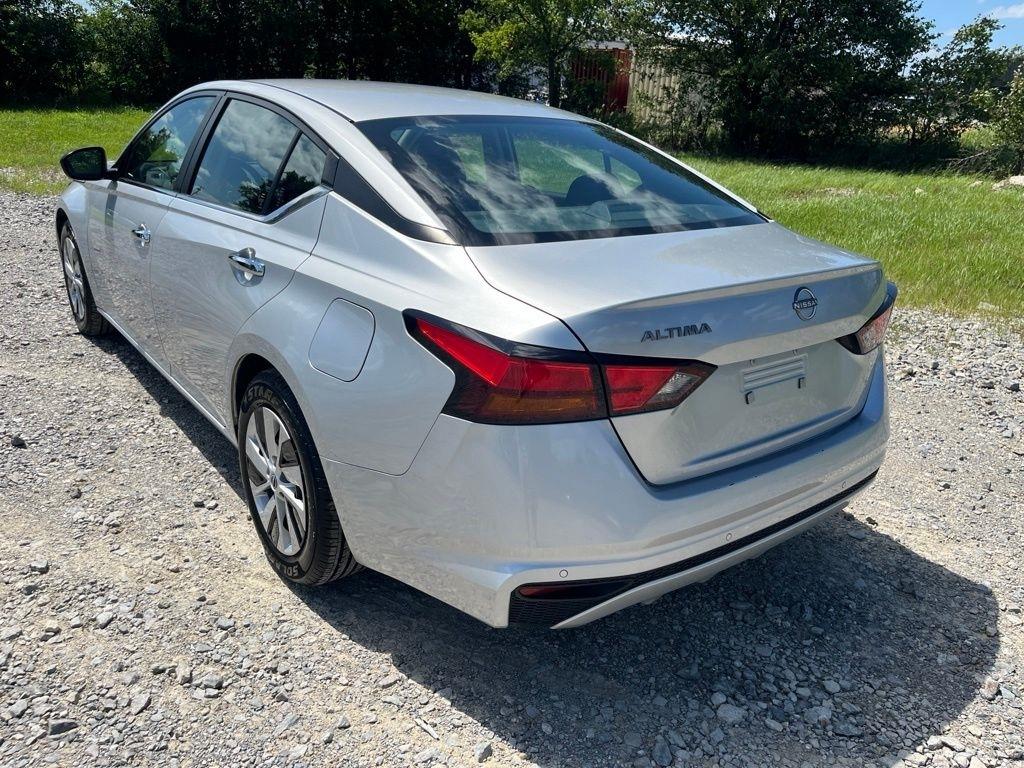 Nissan Altima  2024