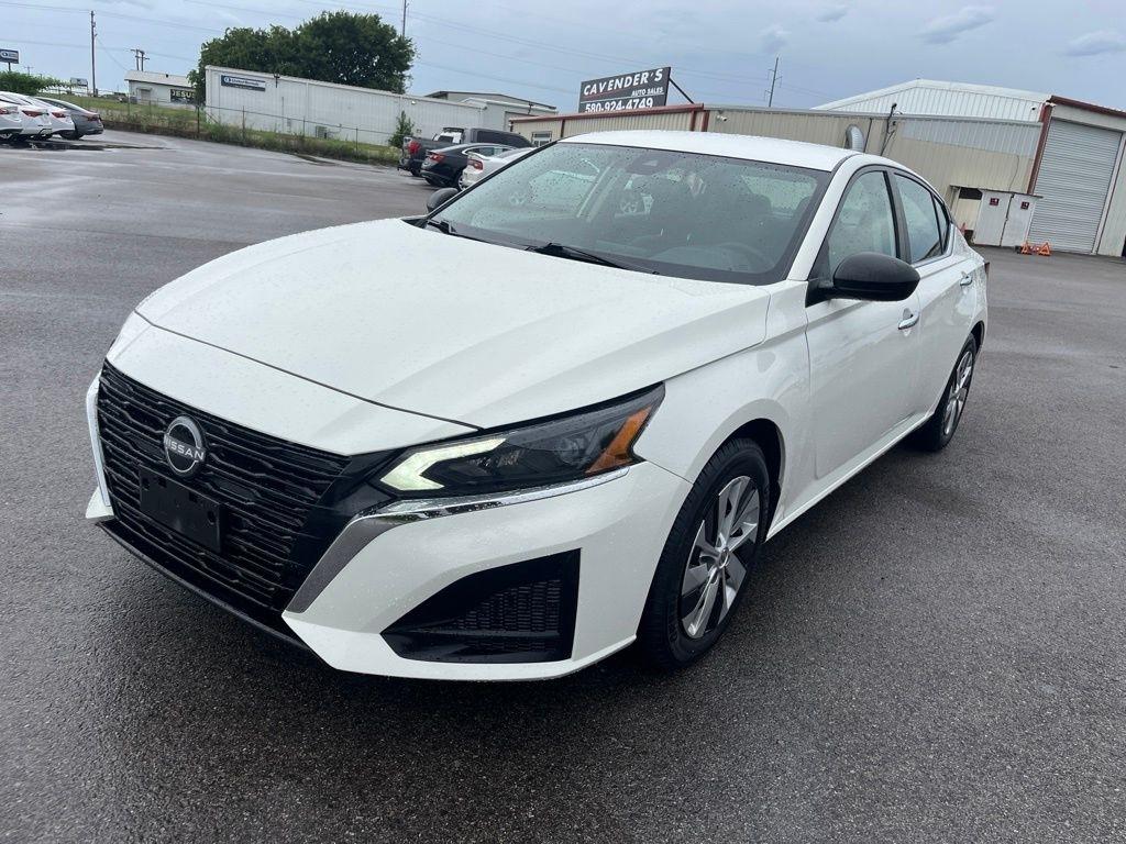 Nissan Altima  2024