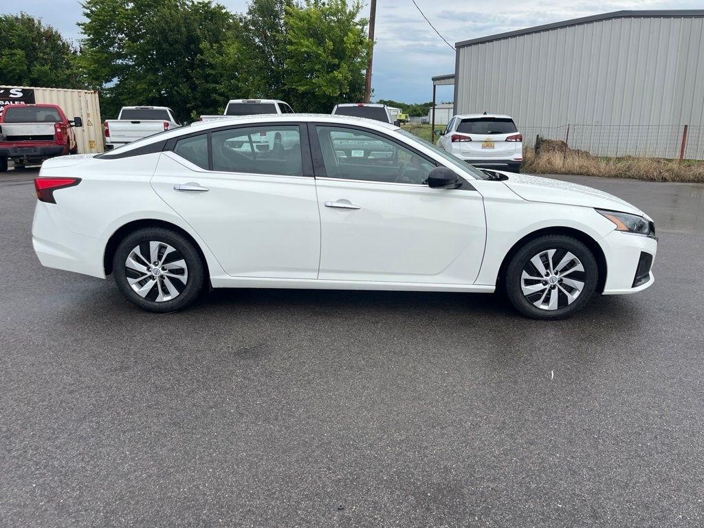 Nissan Altima  2024