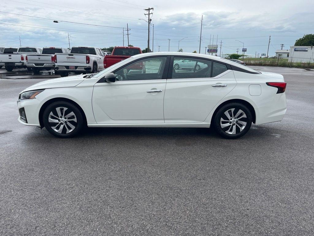 Nissan Altima  2024