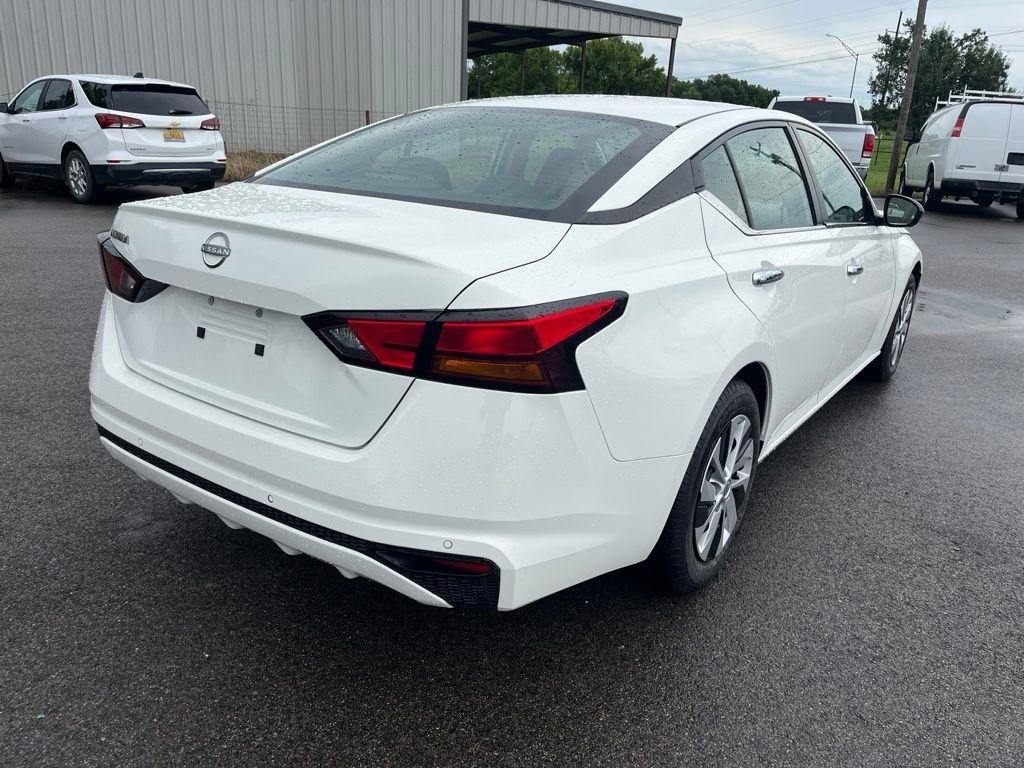 Nissan Altima  2024