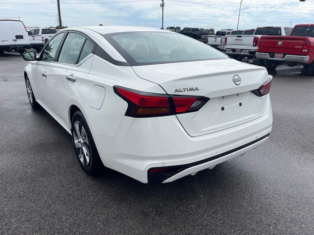 Nissan Altima  2024