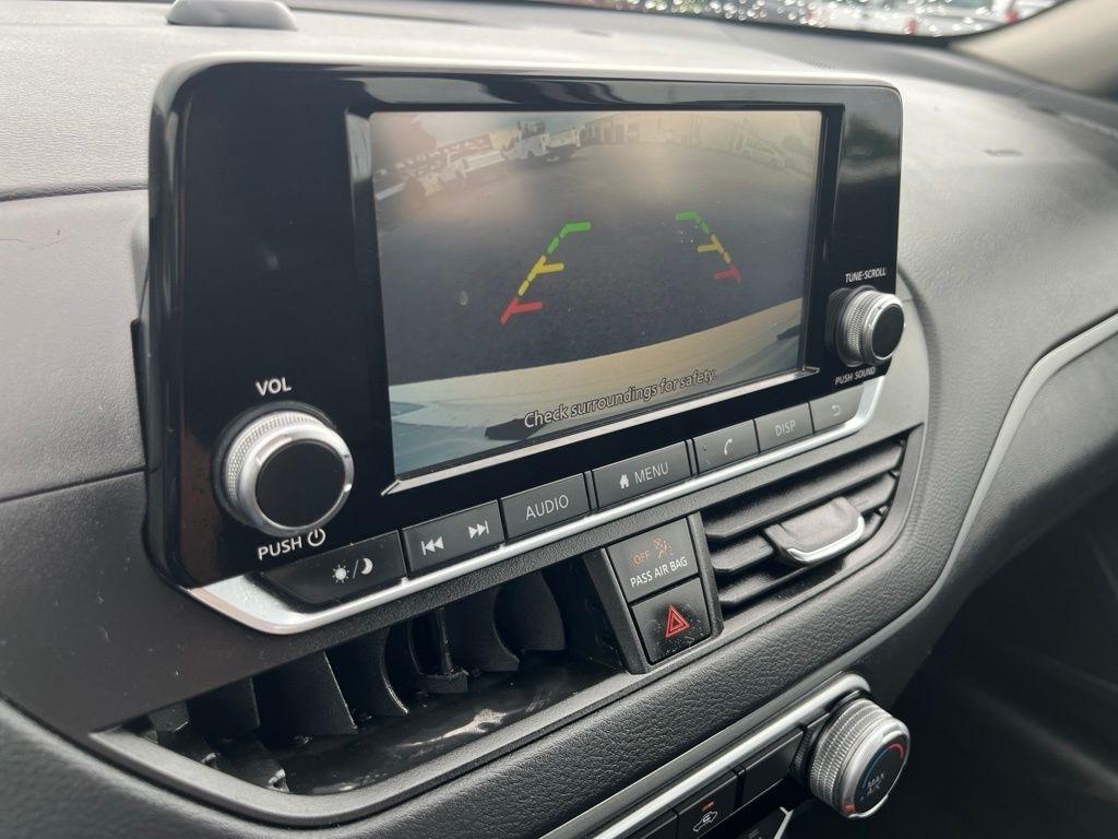 Nissan Altima  2024