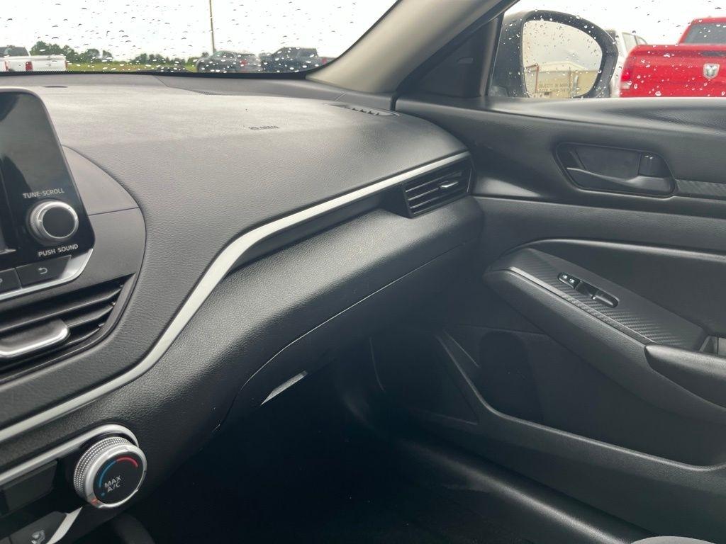 Nissan Altima  2024