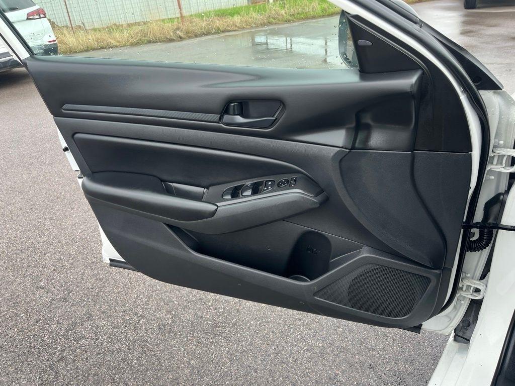 Nissan Altima  2024