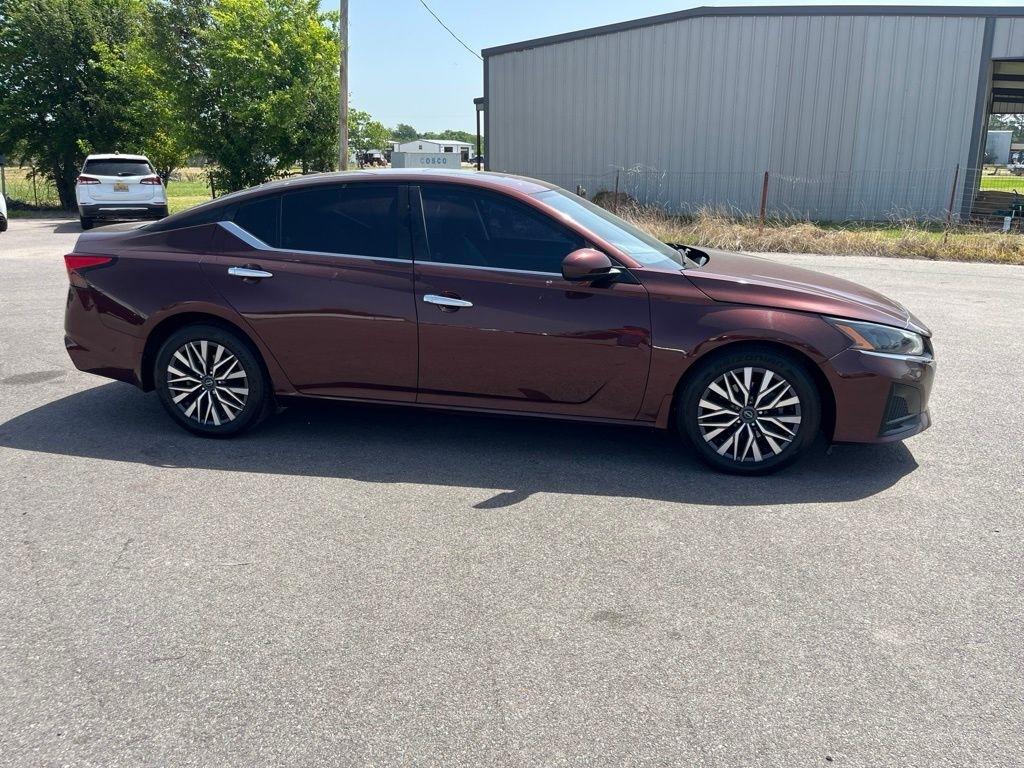 Nissan Altima  2023