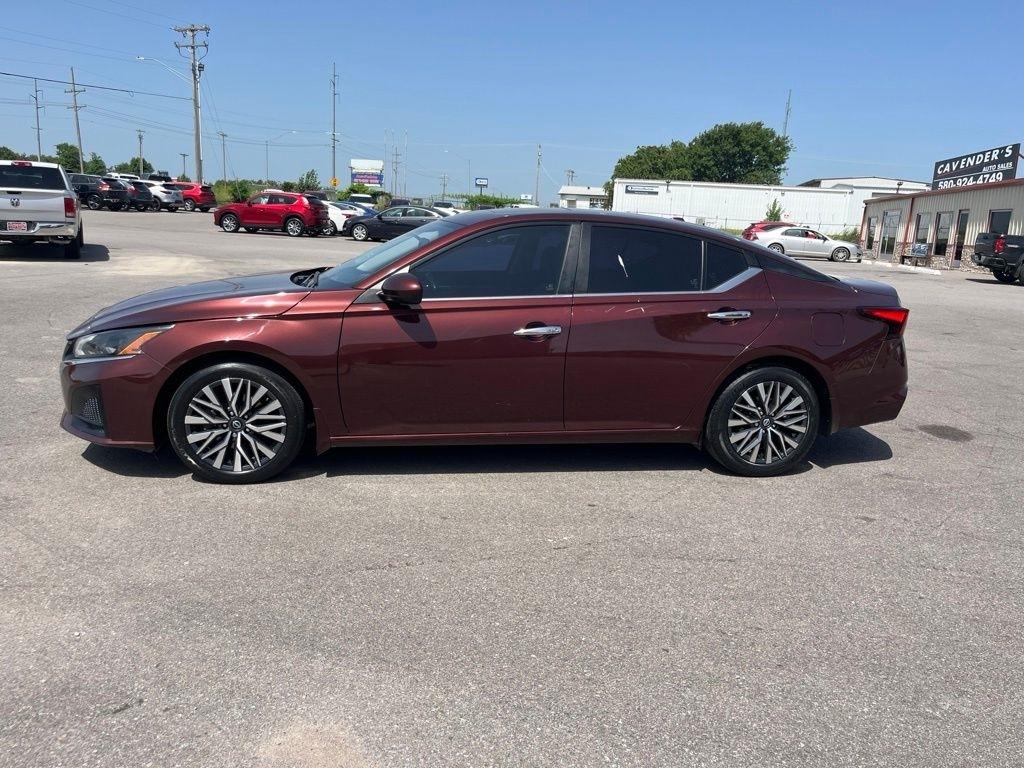 Nissan Altima  2023