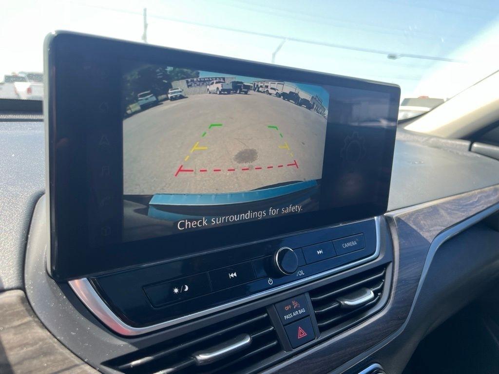 Nissan Altima  2023